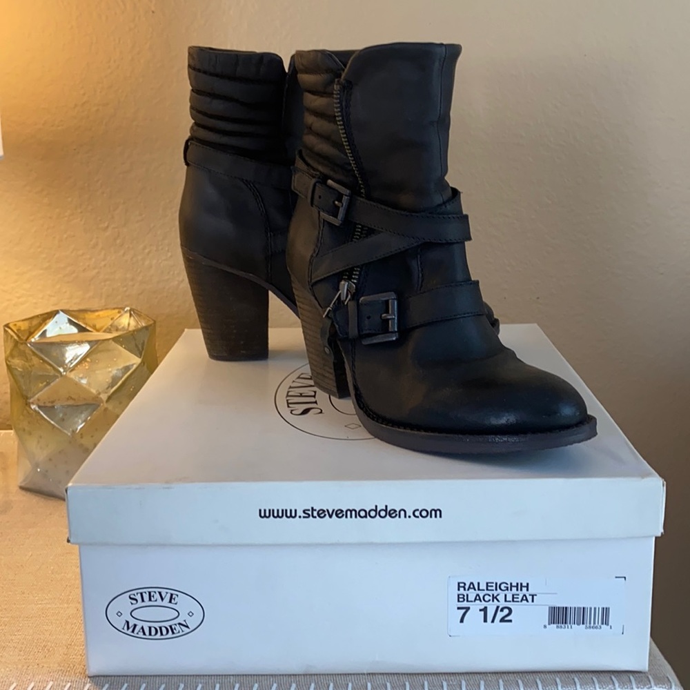 Steve Madden, black botties 7.5